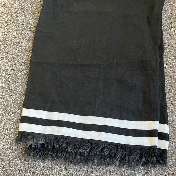 Pakistani designer clothes - Picture 4 of 5